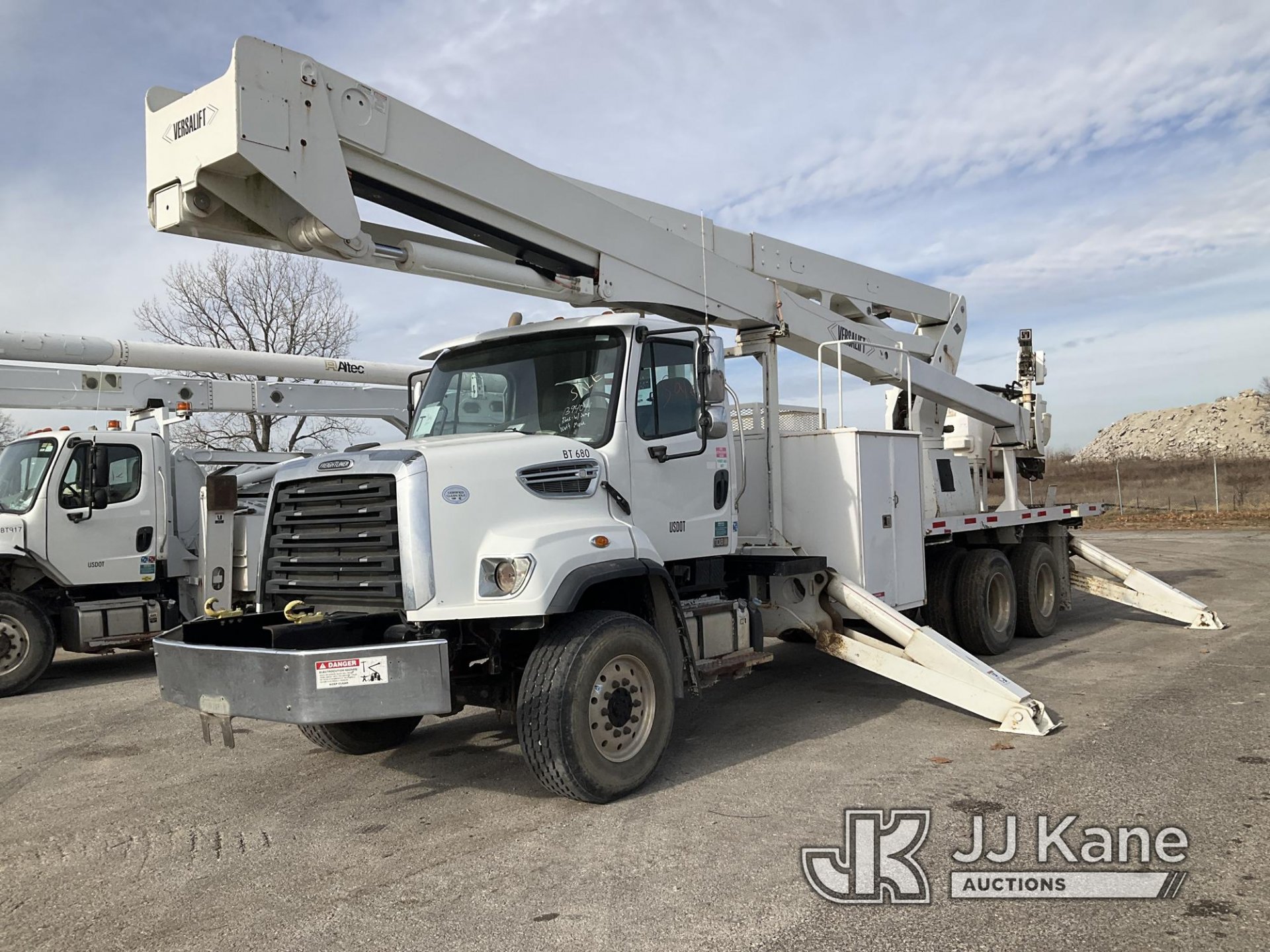 Used 2014 Freightliner 108SD 6x6 Boom, Bucket, Crane in Kansas City, MO